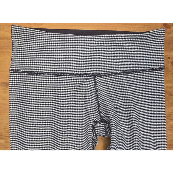 Women's Lululemon Leggings, Size 6, White & Blue Gingham - Picture 3 of 9